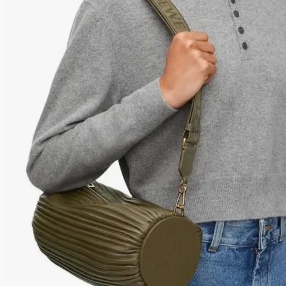 Loewe Olive Green bracelet bag with Adjustable crossbody Strap - Picture 2 of 7